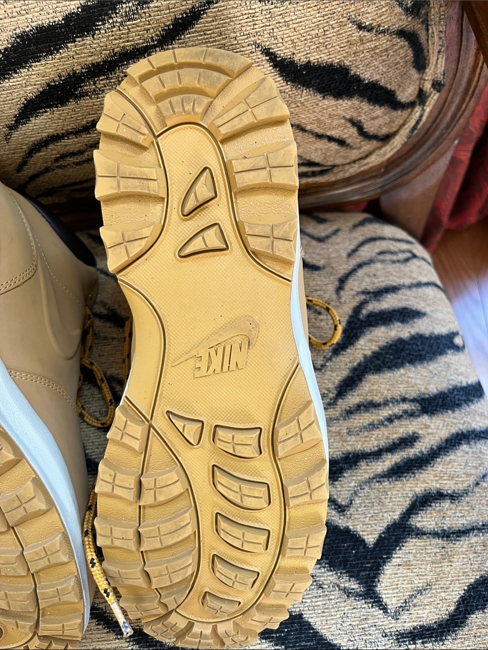 Nike Manoa Mens 8.5 Tan and Black Work Boot - Picture 14 of 16